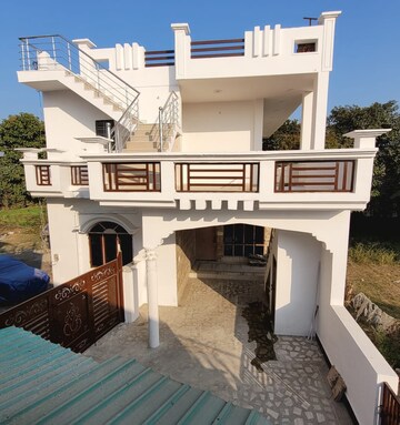 1 BHK Builder Floor – Exterior View View at Thakurpur - for Rent