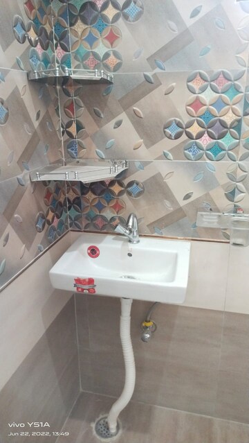 Team Area in 1.5 BHK Builder Floor at Thakurpur – for Rent