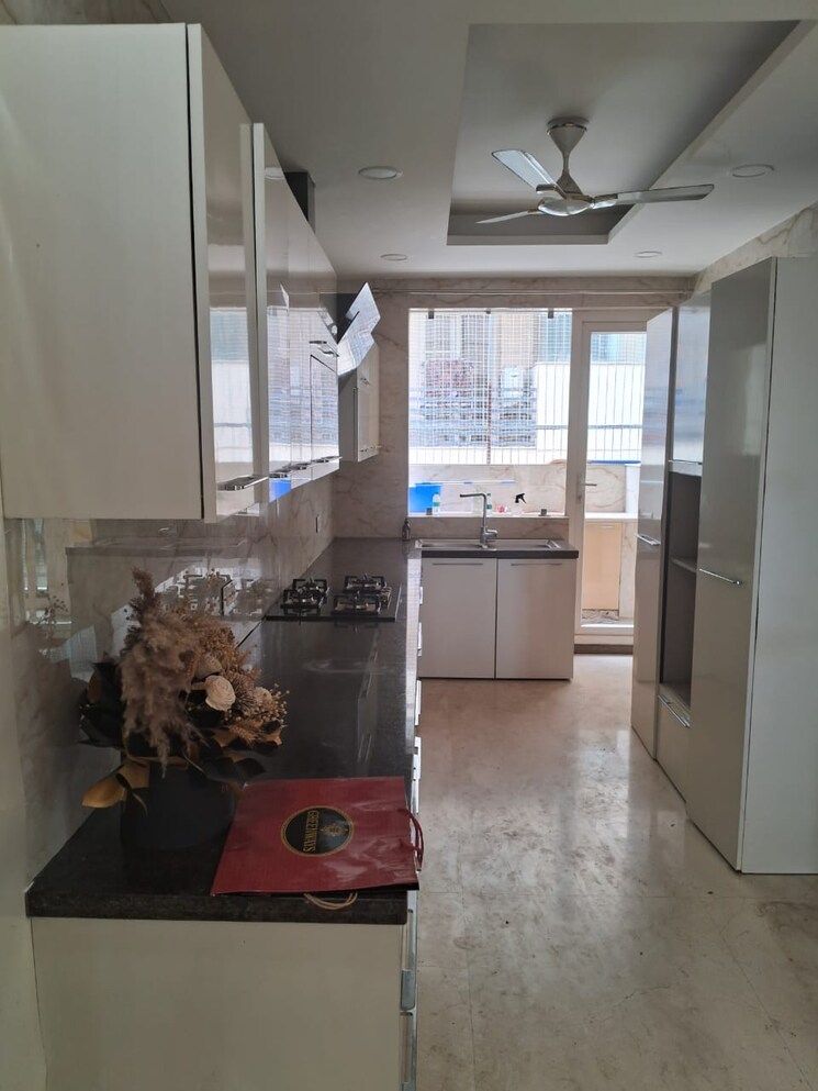 Living Room, unitech-uniworld-gardens-2 3 Bedroom 1355 Sq.Ft. Apartment In Sector 47 Gurgaon 8981181