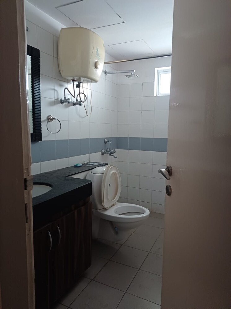 Bathroom, vatika-city 3 Bedroom 1786 Sq.Ft. Builder Floor In Sector 49 Gurgaon 8981178