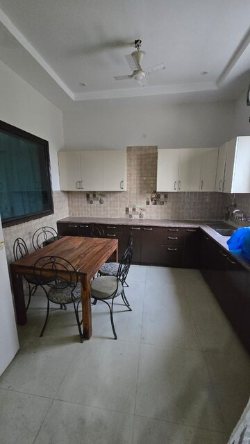 Kitchen in 2 BHK Builder Floor at Sector 40 – for Rent