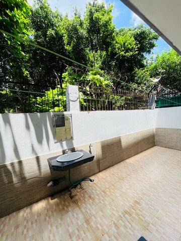 Balcony in 2 BHK Builder Floor at Sector 40 – for Rent