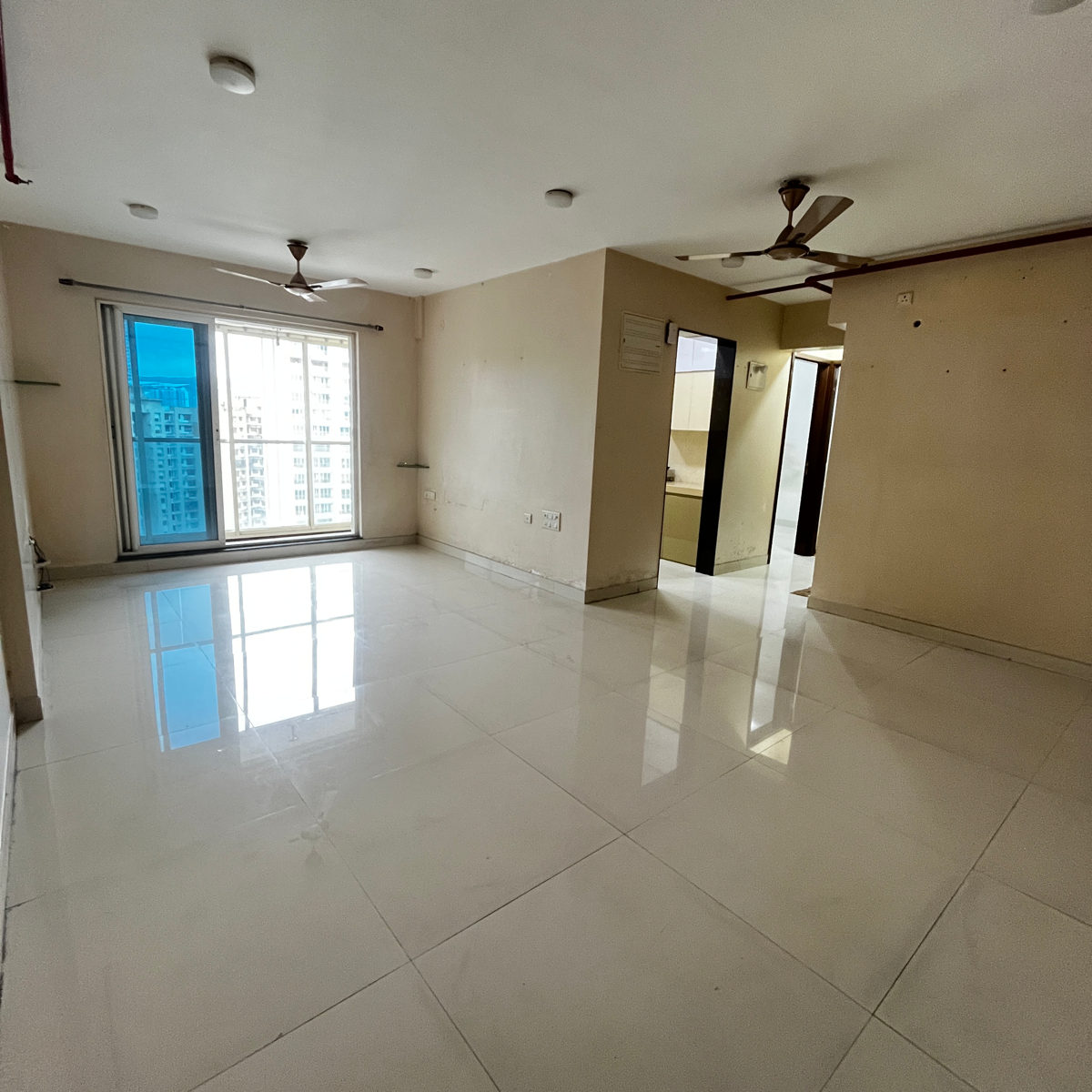 2 BHK Apartment For Rent in Sheth Avalon