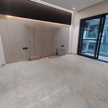 Living Room in 4 BHK Apartment at Sector 49 – for Rent