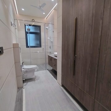 Bathroom in 4 BHK Apartment at Sector 49 – for Rent