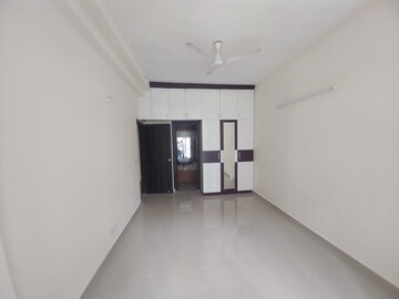 Room in 3 BHK Apartment at Mahagun Mywoods, Sector 16c Greater Noida – for Sale