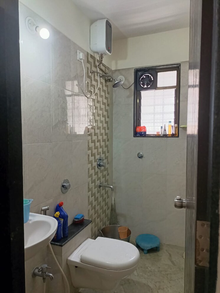 Bathroom, sangani-shrushti-enclave 3 Bedroom 1375 Sq.Ft. Apartment In Baner Pune 8981408