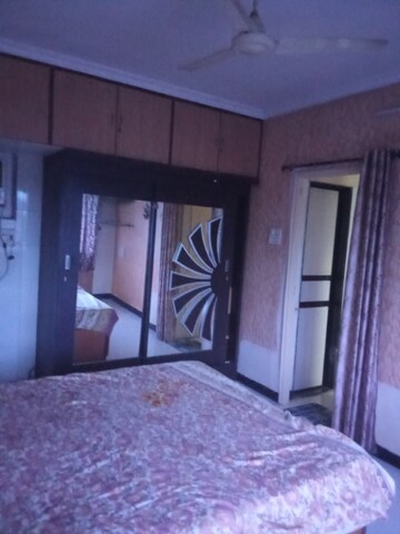 Room in 1 BHK Apartment at Triveni CHS Goregaon, Goregaon West – for Rent
