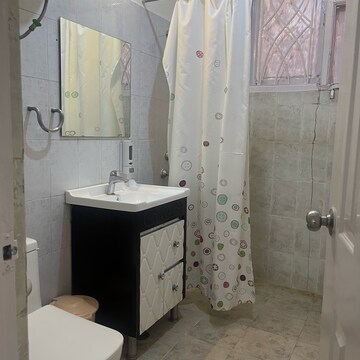 Bathroom in 3 BHK Builder Floor at SS The Lilac, Sector 49 – for Rent