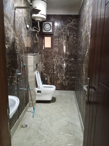 Bathroom in 2 BHK Builder Floor at Arjun Nagar – for Rent