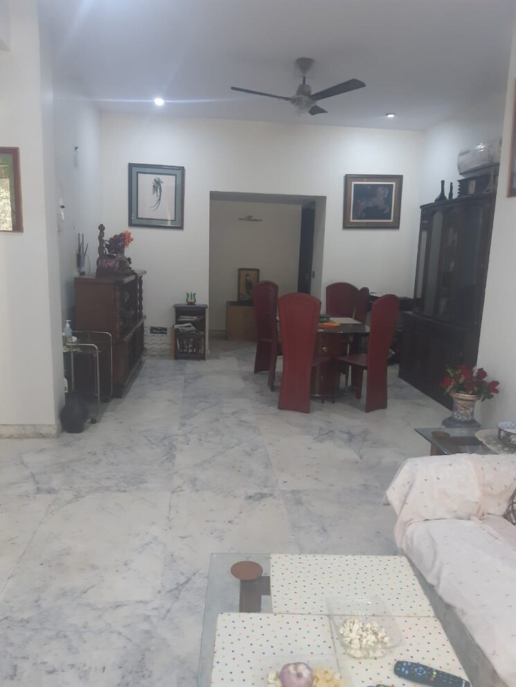  Parking, sushant lok i 3 Bedroom 1950 Sq.Ft. Builder Floor In Sushant Lok I Gurgaon 8981518