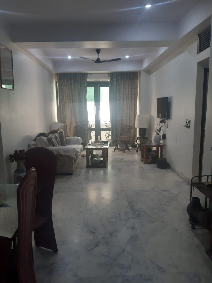 Living Room, sushant lok i 3 Bedroom 1950 Sq.Ft. Builder Floor In Sushant Lok I Gurgaon 8981518