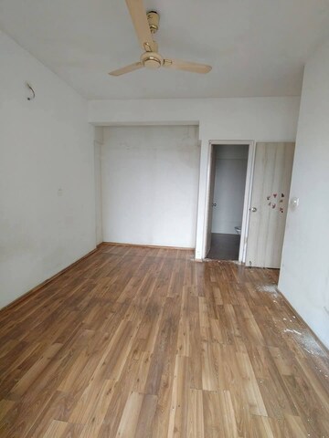 Room in 2.5 BHK Apartment at Casa RioGold, Dombivli East – for Rent