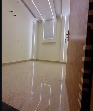 Room in 3 BHK Builder Floor at Sector 37 – for Sale