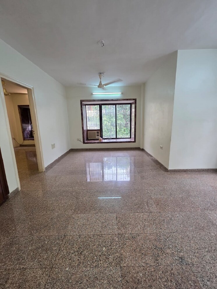 Room, khar west 2 Bedroom 750 Sq.Ft. Apartment In Khar West Mumbai 8981538