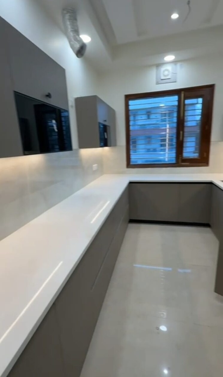 Kitchen, parklands 3 Bedroom 250 Sq.Yd. Builder Floor In Sector 85 Faridabad 8981528