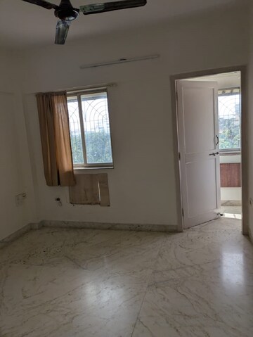 Room in 2 BHK Apartment at Juhu – for Rent