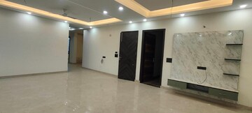 Room in 3 BHK Builder Floor at Sector 45 – for Rent