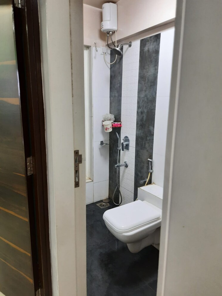 Bathroom, gurukrupa-marina-enclave 2 Bedroom 741 Sq.Ft. Apartment In Malad West Mumbai 8981612