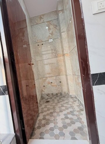 Master Bedroom in 2.5 BHK Builder Floor at Sector 29 – for Sale