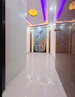 Building Lobby in 2.5 BHK Builder Floor at Sector 29 – for Sale