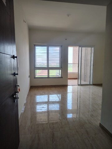 Room in 2 BHK Apartment at VTP Beaumonde, Kharadi – for Rent