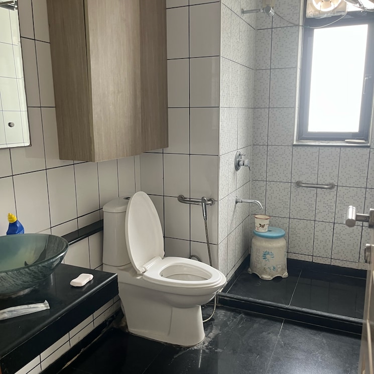 Bathroom, unitech-uniworld-gardens 3 Bedroom 2027 Sq.Ft. Apartment In Islampur Gurgaon 8981643