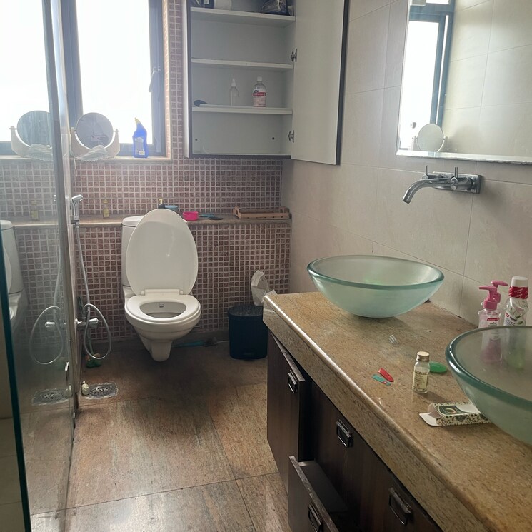 Bathroom, unitech-uniworld-gardens 3 Bedroom 2027 Sq.Ft. Apartment In Islampur Gurgaon 8981643