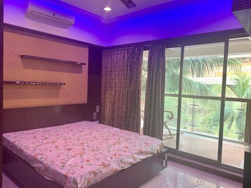 Bedroom in 3 BHK Apartment at Bandra West – for Rent