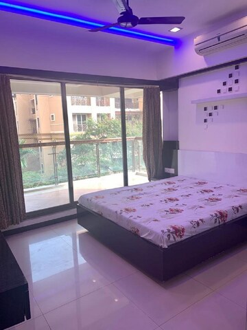 Bedroom in 3 BHK Apartment at Bandra West – for Rent