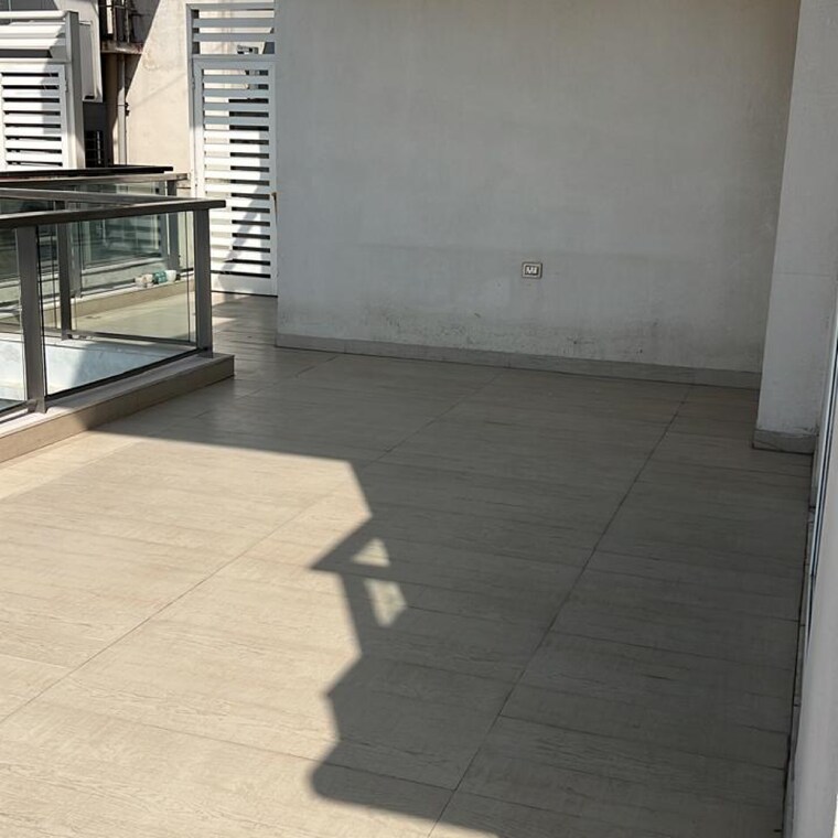 Room, dlf-the-crest 4 Bedroom 4953 Sq.Ft. Penthouse In Dlf Phase V Gurgaon 8981685