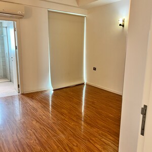 Room in 4 BHK Penthouse at DLF The Crest, Dlf Phase V – for Sale