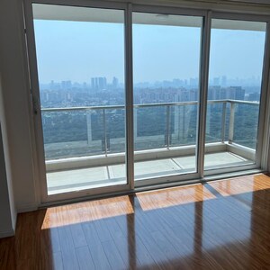 Room in 4 BHK Penthouse at DLF The Crest, Dlf Phase V – for Sale