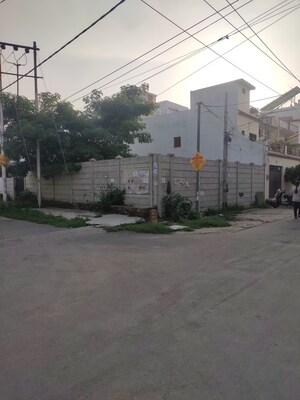  Plot For Sale in Aliganj