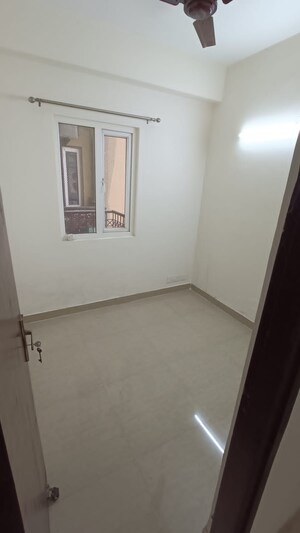 Room in 2 BHK Apartment at Amaatra Homes, Sector 10 Greater Noida – for Sale
