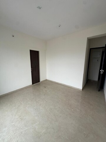 Room in 3 BHK Apartment at Khar West – for Rent