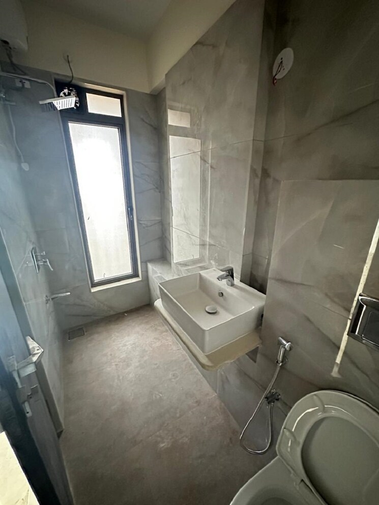 Bathroom, khar west 3 Bedroom 1200 Sq.Ft. Apartment In Khar West Mumbai 8981723