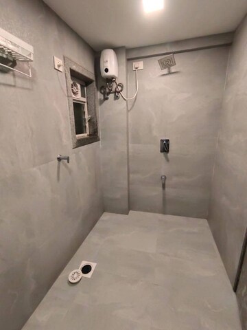 Bathroom in 1 BHK Apartment at Andheri West – for Rent