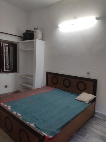 Bedroom in 5 BHK Independent House at Aliganj – for Rent