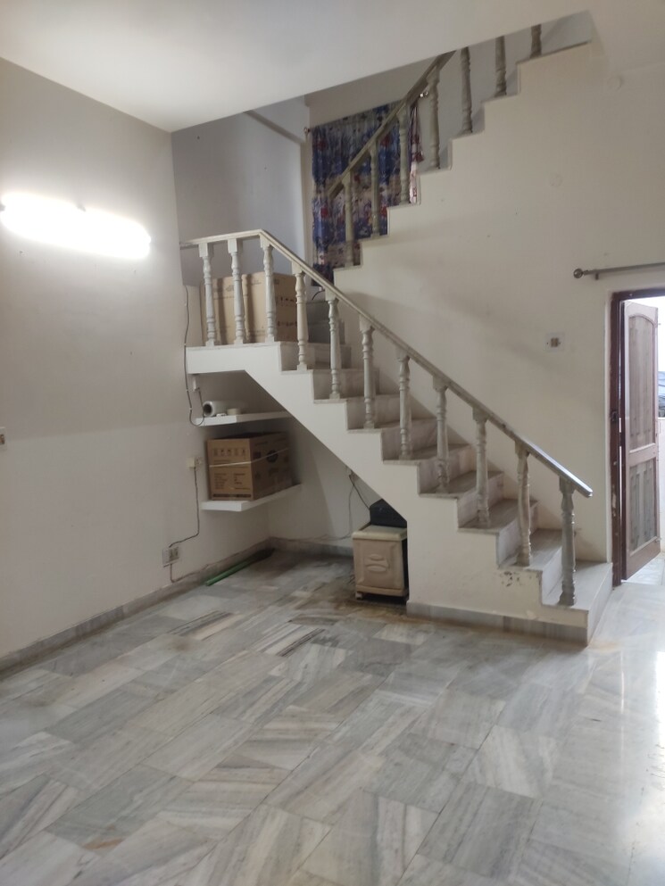 Room, aliganj 5 Bedroom 2152 Sq.Ft. Independent House In Aliganj Lucknow 8981769