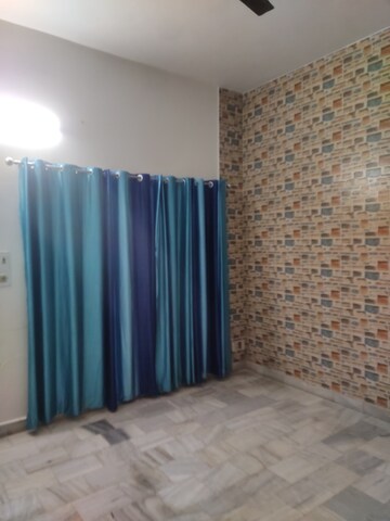 Bedroom in 5 BHK Independent House at Aliganj – for Rent