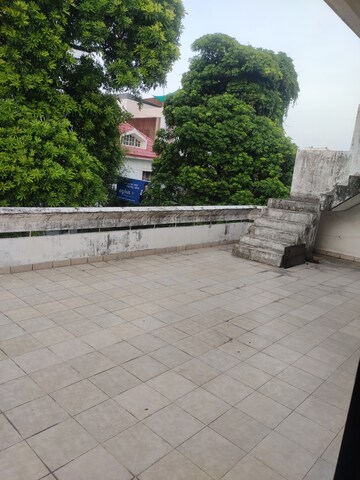 Balcony in 5 BHK Independent House at Aliganj – for Rent