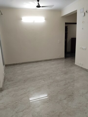 Room in 2.5 BHK Apartment at Amrapali Leisure Park, Amrapali Leisure Valley – for Rent