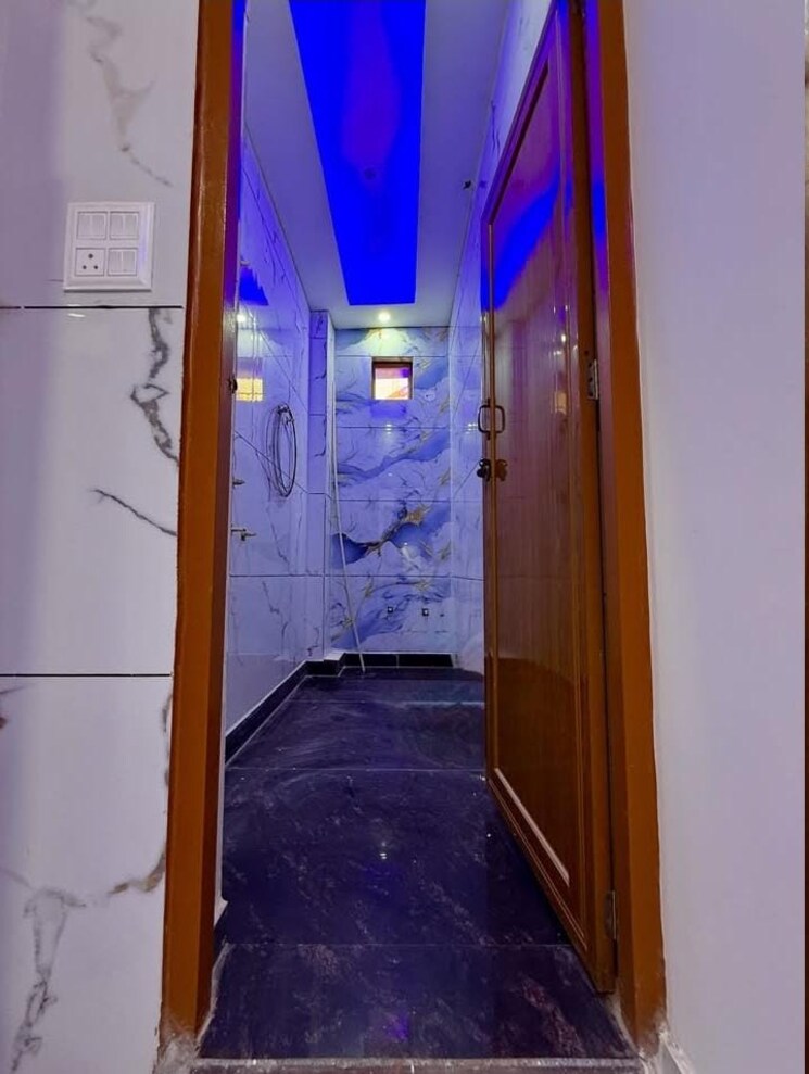 Attached Bathroom, sector 37 3 Bedroom 3150 Sq.Ft. Builder Floor In Sector 37 Faridabad 8981774