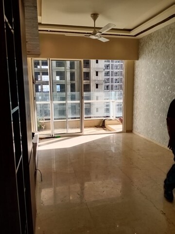 Room in 3.5 BHK Apartment at Omkar Alta Monte, Malad East – for Rent