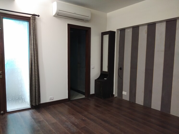 Room, shivalik colony 3 Bedroom 1800 Sq.Ft. Builder Floor In Shivalik Colony Delhi 8981779