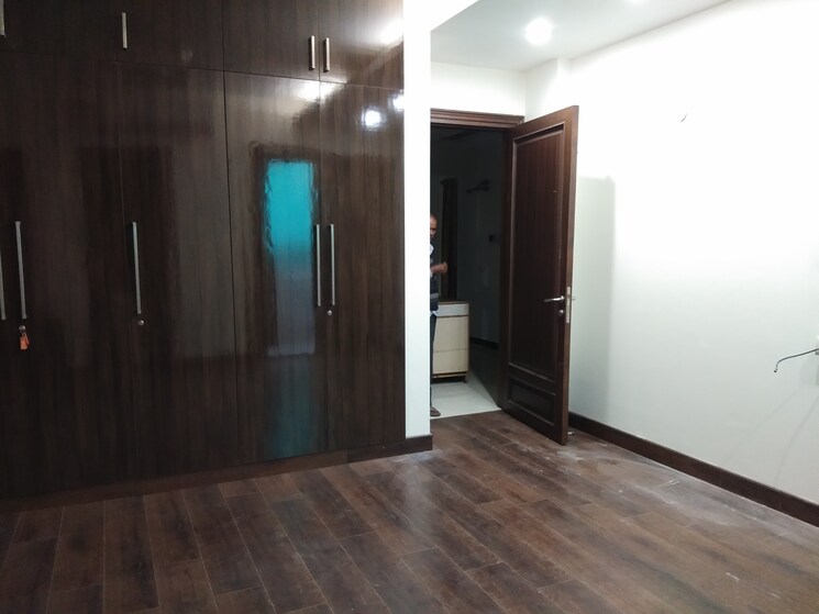 Room, shivalik colony 3 Bedroom 1800 Sq.Ft. Builder Floor In Shivalik Colony Delhi 8981779
