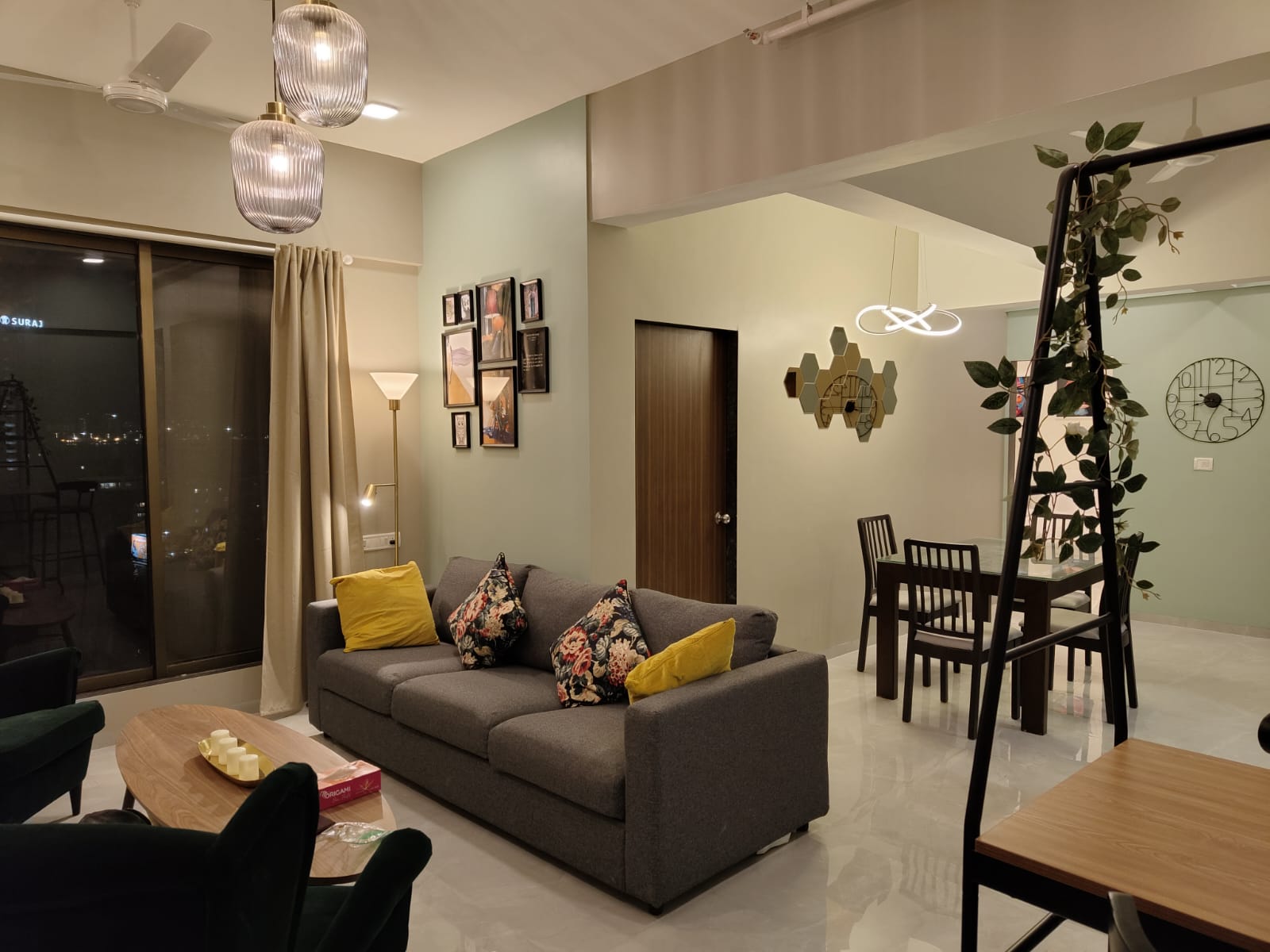 2.5 BHK + Extra Room Apartment For Rent in Sadanand Building