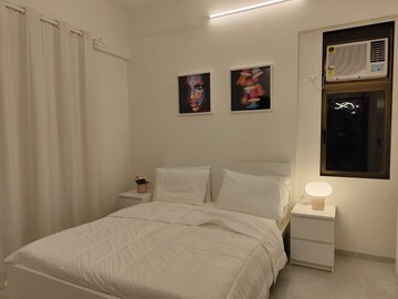 Bedroom in 2.5 BHK Apartment at Sadanand Building, Dadar West – for Rent