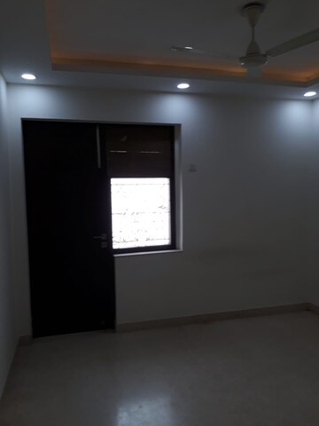 Room in 1 BHK Apartment at Gokuldham Complex, Goregaon East – for Rent